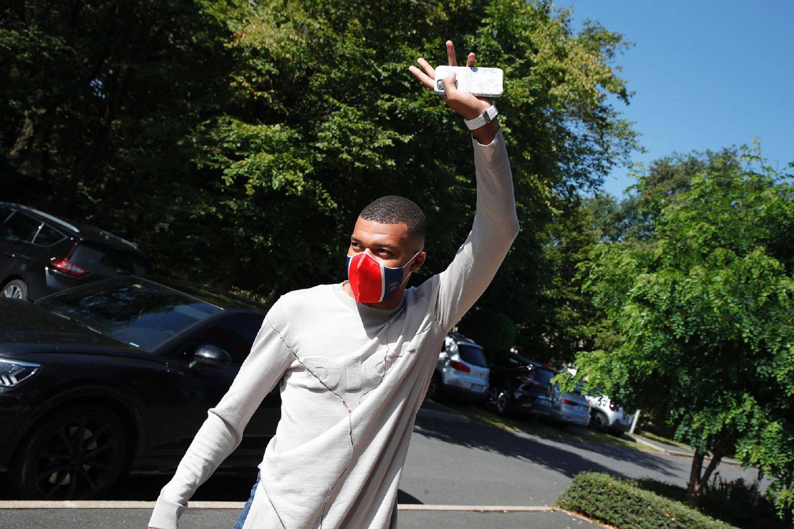 爱游戏注册登录今晚洛杉矶湖人备战法国杯；防线松动细节曝光；底气十足；年轻球员得到机会的简单介绍